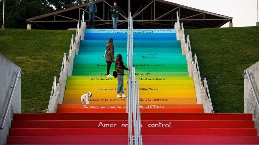 escaleras-colores-cerro-santa-catalina